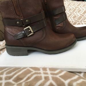 Earth Origin Brown Leather Boots